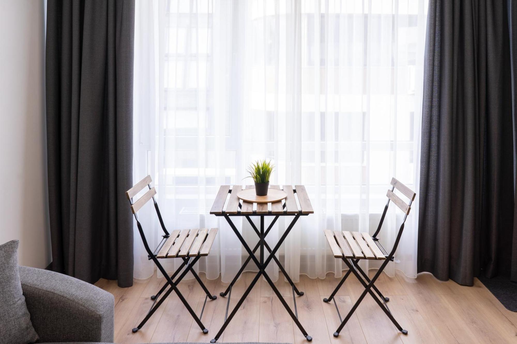 New Modern & Cozy Apartment With Free Parking Varna Esterno foto